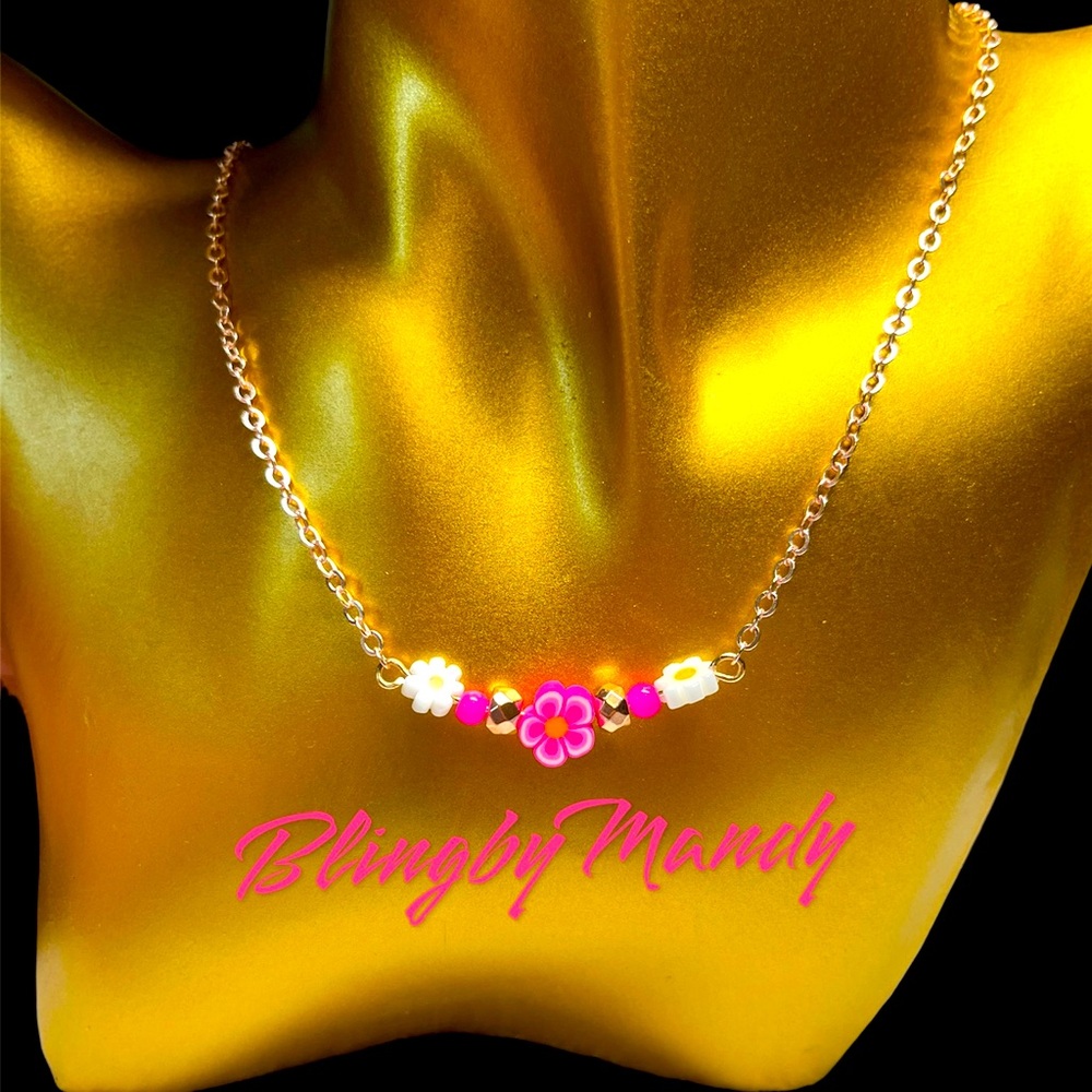 Pretty summer Daisy and floral neck chain